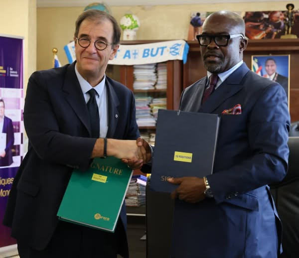 Centrafrique: 𝙎𝙞𝙜𝙣𝙖𝙩𝙪𝙧𝙚 𝙙𝙚 𝙡𝙖 𝙁𝙚𝙪𝙞𝙡𝙡𝙚 𝙙𝙚 𝙧𝙤𝙪𝙩𝙚 𝙥𝙤𝙪𝙧 𝙡’É𝙙𝙪𝙘𝙖𝙩𝙞𝙤𝙣