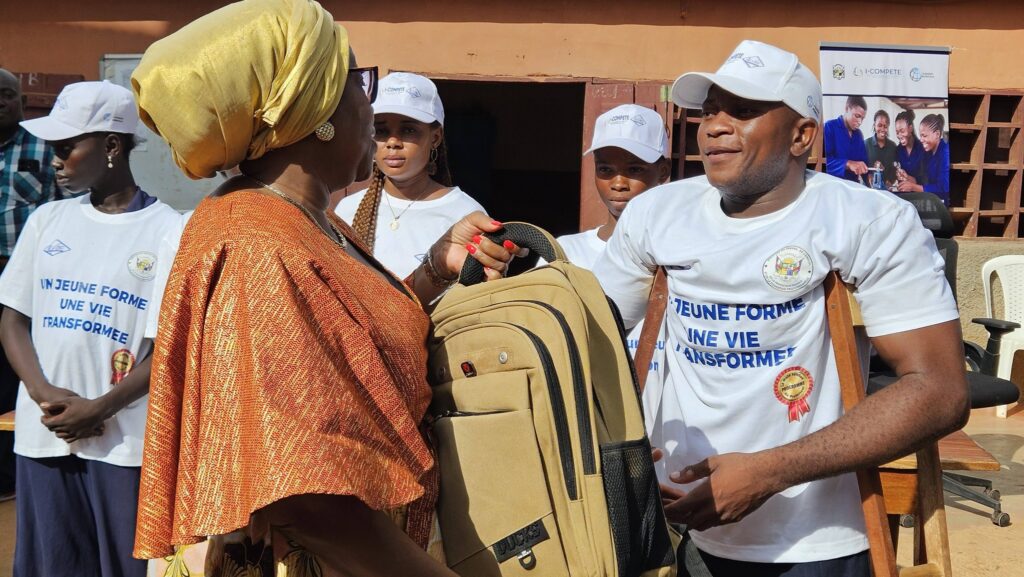 Remise des kits scolaires : un coup de pouce pour les apprentis de I-Compete