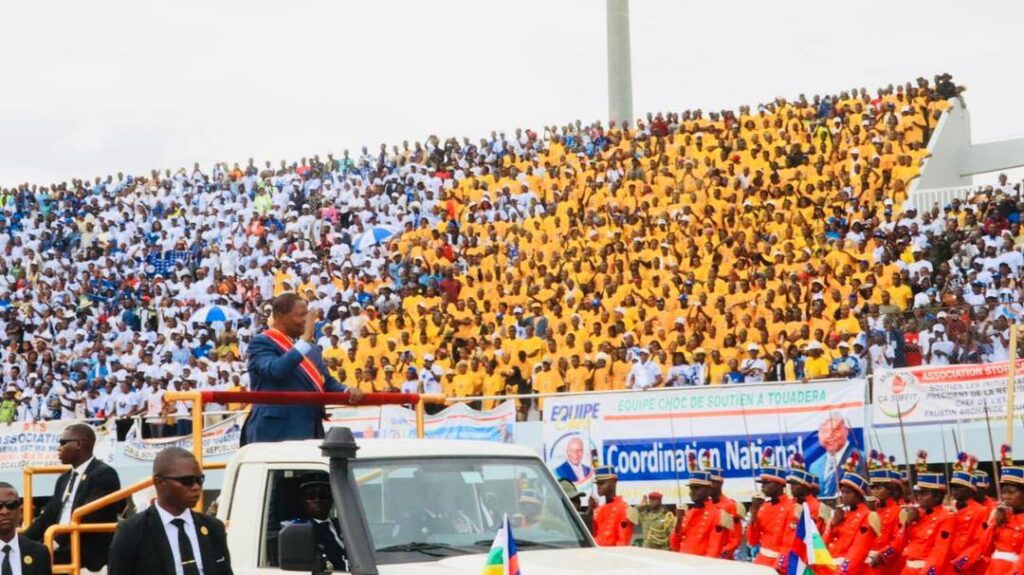 CÉRÉMONIE D’INVESTITURE DU PRÉSIDENT DE LA RÉPUBLIQUE HAUTE EN COULEURS : PRESTATION DE SERMENT ET REMISE DES ATTRIBUTS DE SOUVERAINETÉ AU STADE 20.000 PLACES.