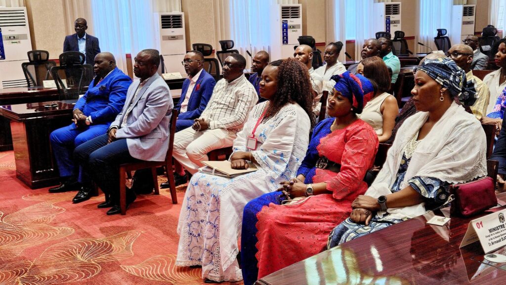 Le Président de la République, Faustin-Archange Touadéra, a rencontré les Centrafricains de la diaspora le vendredi 3 avril 2026, en marge de son investiture à la tête de la 7ᵉ République. Cette rencontre, empreinte d’écoute et de dialogue, a permis d’aborder les enjeux majeurs du développement du pays.