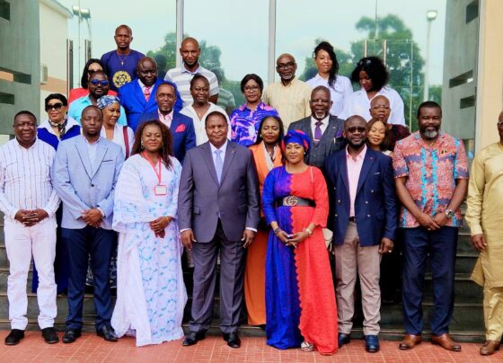 Le Président de la République, Faustin-Archange Touadéra, a rencontré les Centrafricains de la diaspora le vendredi 3 avril 2026, en marge de son investiture à la tête de la 7ᵉ République. Cette rencontre, empreinte d’écoute et de dialogue, a permis d’aborder les enjeux majeurs du développement du pays.