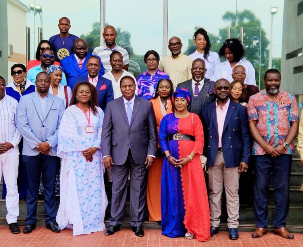 Le Président de la République, Faustin-Archange Touadéra, a rencontré les Centrafricains de la diaspora le vendredi 3 avril 2026, en marge de son investiture à la tête de la 7ᵉ République. Cette rencontre, empreinte d’écoute et de dialogue, a permis d’aborder les enjeux majeurs du développement du pays.