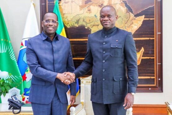 Le Gabon et la Banque des États de l'Afrique centrale (BEAC) ont franchi une étape importante dans leur coopération, avec le rapatriement effectif des premiers fonds de restauration des sites miniers (Fonds REST). Cette avancée est le fruit de l'engagement personnel du Président de la République gabonaise, Brice Clotaire Oligui Nguema, et de la volonté de la BEAC de renforcer sa coopération avec les États membres.