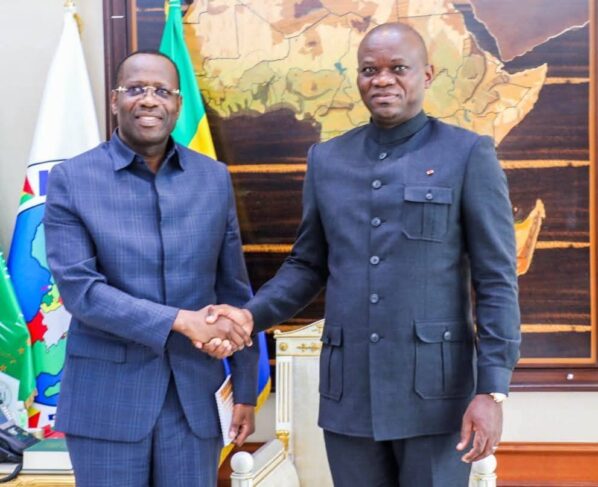 Le Gabon et la Banque des États de l'Afrique centrale (BEAC) ont franchi une étape importante dans leur coopération, avec le rapatriement effectif des premiers fonds de restauration des sites miniers (Fonds REST). Cette avancée est le fruit de l'engagement personnel du Président de la République gabonaise, Brice Clotaire Oligui Nguema, et de la volonté de la BEAC de renforcer sa coopération avec les États membres.