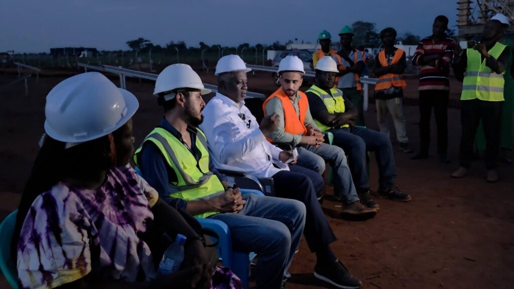 La République centrafricaine s’engage résolument dans la transition énergétique avec le développement du projet Sakaï 2, une centrale solaire de grande envergure actuellement en cours de réalisation. Cette initiative stratégique vise à renforcer l’accès à l’électricité et à répondre durablement aux besoins énergétiques du pays.