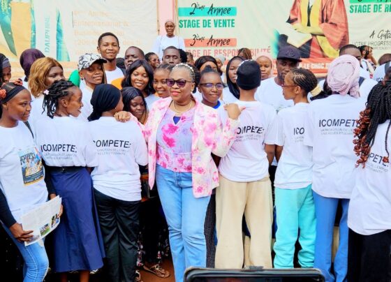 En République Centrafricaine, l’insertion professionnelle des jeunes représente un défi structurel majeur. Avec une population dont 78% a moins de 35 ans et un taux de chômage des jeunes estimé à 25%, la question de l’employabilité est au cœur de la stabilité socio-économique du pays.