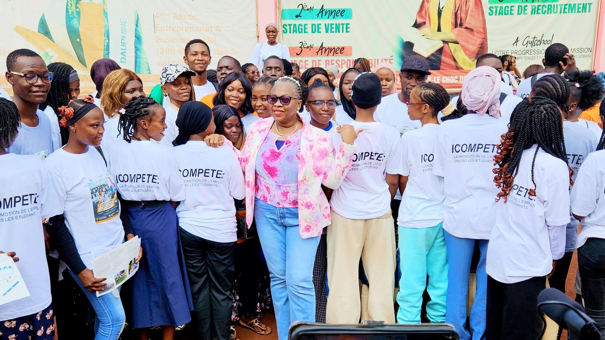 Centrafrique: Insertion professionnelle des jeunes : un échange direct entre le Ministre de l’Emploi madame Annie Michèle Mouanga Gambor et les étudiants de Gutschool