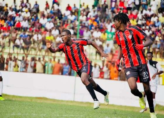 La Super Ligue de Bangui a démarré sur les chapeaux de roues avec une première journée marquée par l’intensité et l’engagement des équipes. Au total, 19 buts ont été inscrits, preuve d’un championnat offensif, sans oublier quelques cartons rouges venus pimenter les rencontres.