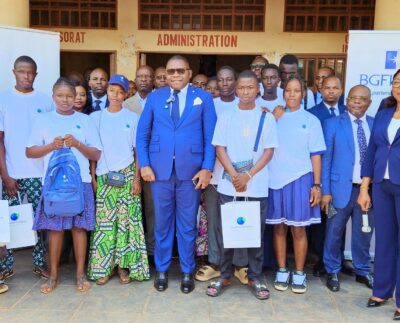La Fondation BGFIBank a organisé la 4e édition de son activité « Un banquier dans ma classe » en Centrafrique. Pour cette édition, BGFIBank Centrafrique a choisi le Lycée Miskine pour échanger avec environ 500 élèves des classes de terminale et de troisième.