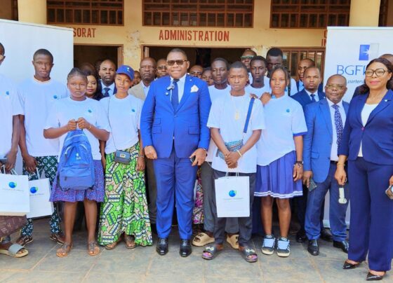 La Fondation BGFIBank a organisé la 4e édition de son activité « Un banquier dans ma classe » en Centrafrique. Pour cette édition, BGFIBank Centrafrique a choisi le Lycée Miskine pour échanger avec environ 500 élèves des classes de terminale et de troisième.