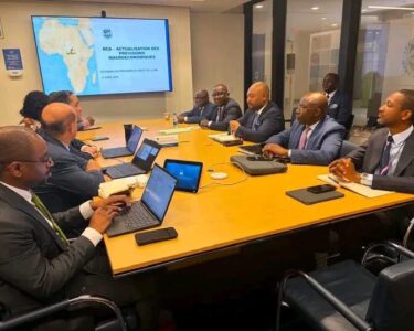 La République centrafricaine et le Fonds monétaire international ont réaffirmé la solidité de leur partenariat stratégique à l’occasion des réunions de printemps du Groupe de la Banque mondiale et du FMI, tenues du 13 au 18 avril 2026 à Washington.