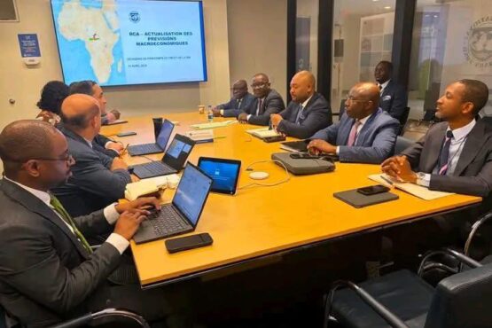 La République centrafricaine et le Fonds monétaire international ont réaffirmé la solidité de leur partenariat stratégique à l’occasion des réunions de printemps du Groupe de la Banque mondiale et du FMI, tenues du 13 au 18 avril 2026 à Washington.