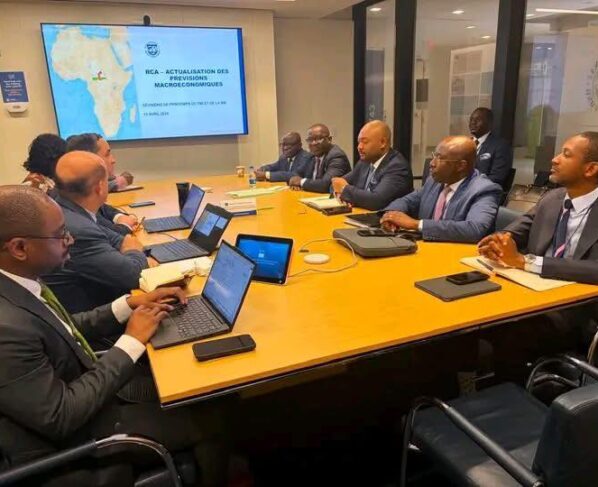 La République centrafricaine et le Fonds monétaire international ont réaffirmé la solidité de leur partenariat stratégique à l’occasion des réunions de printemps du Groupe de la Banque mondiale et du FMI, tenues du 13 au 18 avril 2026 à Washington.