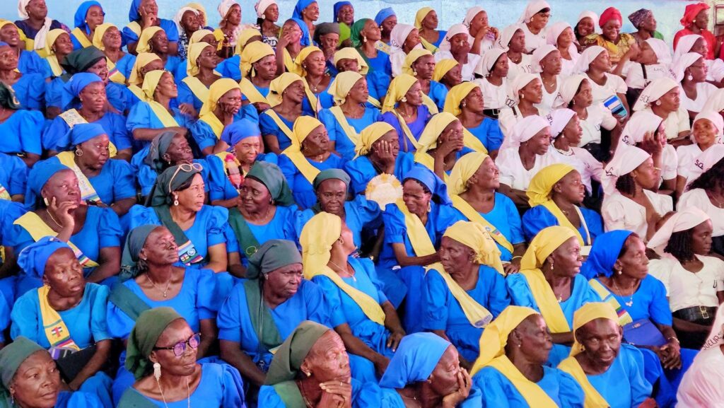 La Première Dame de la République centrafricaine, Tina Marguerite Touadéra, a procédé à l’ouverture de la 4ᵉ édition des activités marquant la célébration de la Journée internationale des droits des femmes à travers une séance de prière, placée sous le signe du recueillement et de l’unité.