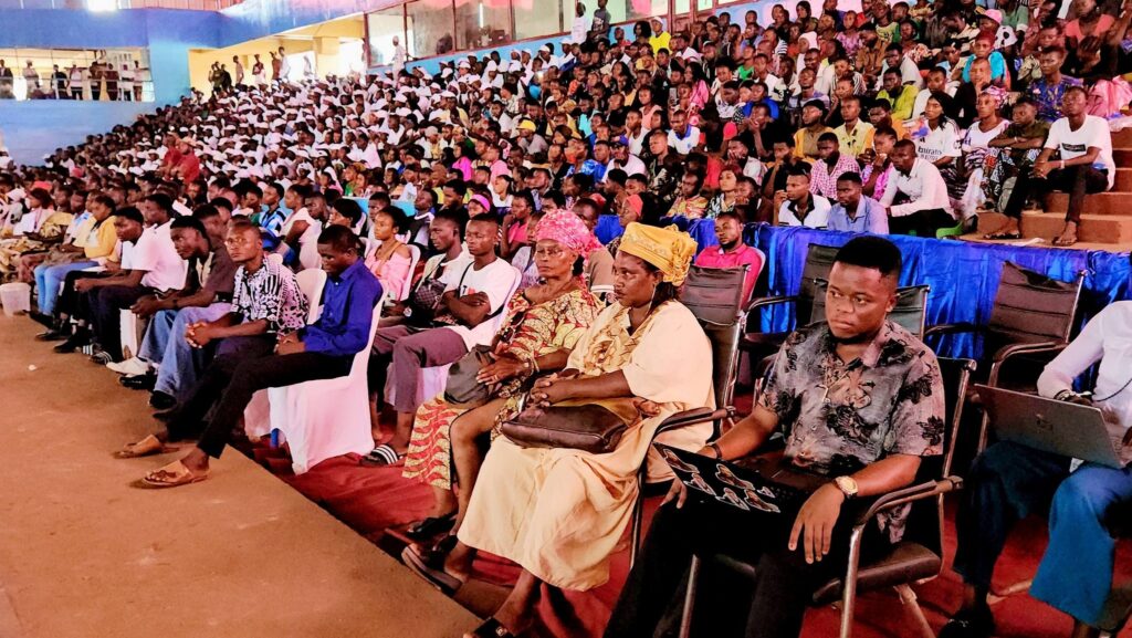 En République centrafricaine, la promotion de l’emploi des jeunes franchit une nouvelle étape avec le déploiement du programme de formation « Prépa pro » dans le cadre du projet I-COMPETE. Portée par l’Agence Centrafricaine de Formation Professionnelle et de l’Emploi, sous la tutelle du ministère de l’Emploi et de la Formation professionnelle, cette initiative vise à renforcer l’employabilité des jeunes à travers une approche innovante basée sur les compétences.