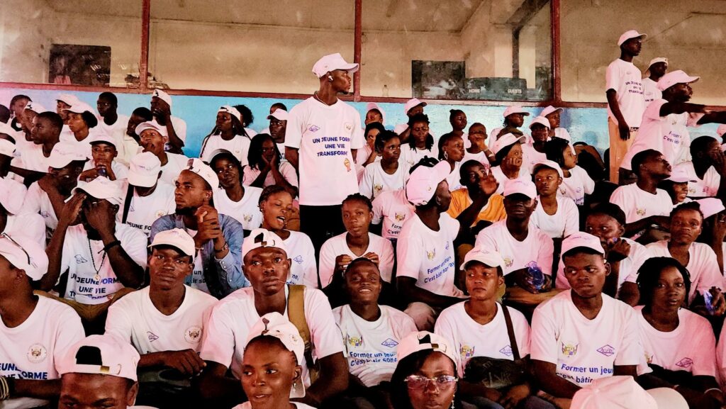 En République centrafricaine, la promotion de l’emploi des jeunes franchit une nouvelle étape avec le déploiement du programme de formation « Prépa pro » dans le cadre du projet I-COMPETE. Portée par l’Agence Centrafricaine de Formation Professionnelle et de l’Emploi, sous la tutelle du ministère de l’Emploi et de la Formation professionnelle, cette initiative vise à renforcer l’employabilité des jeunes à travers une approche innovante basée sur les compétences.