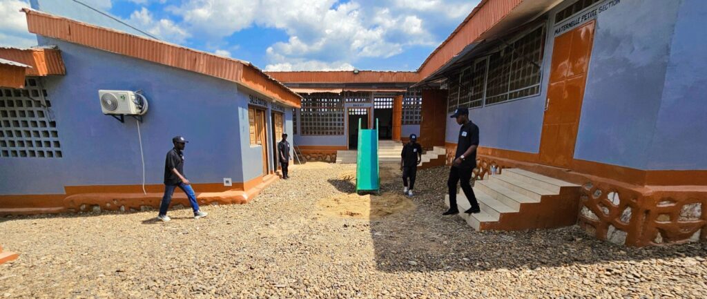 Le paysage éducatif de la République centrafricaine s’enrichit avec l’offre du Complexe Scolaire Moderne « La Race Bénie » (CSMRB), un établissement d’excellence situé dans le 9ᵉ arrondissement de Bangui, à proximité de la mairie de Landja.