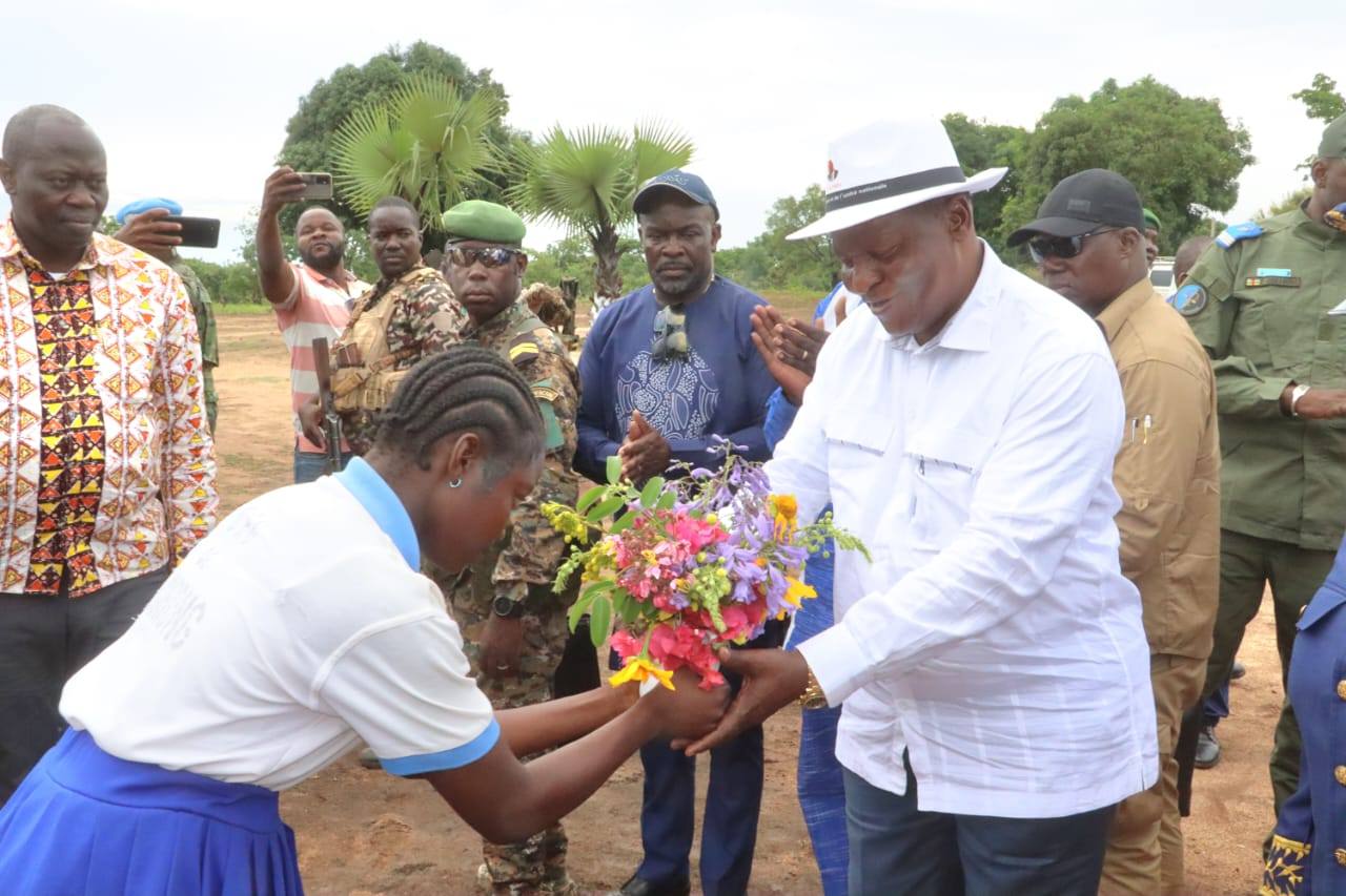 Centrafrique : Le Président Touadéra inaugure un collège à Bohong dans l’Ouham-Pendé