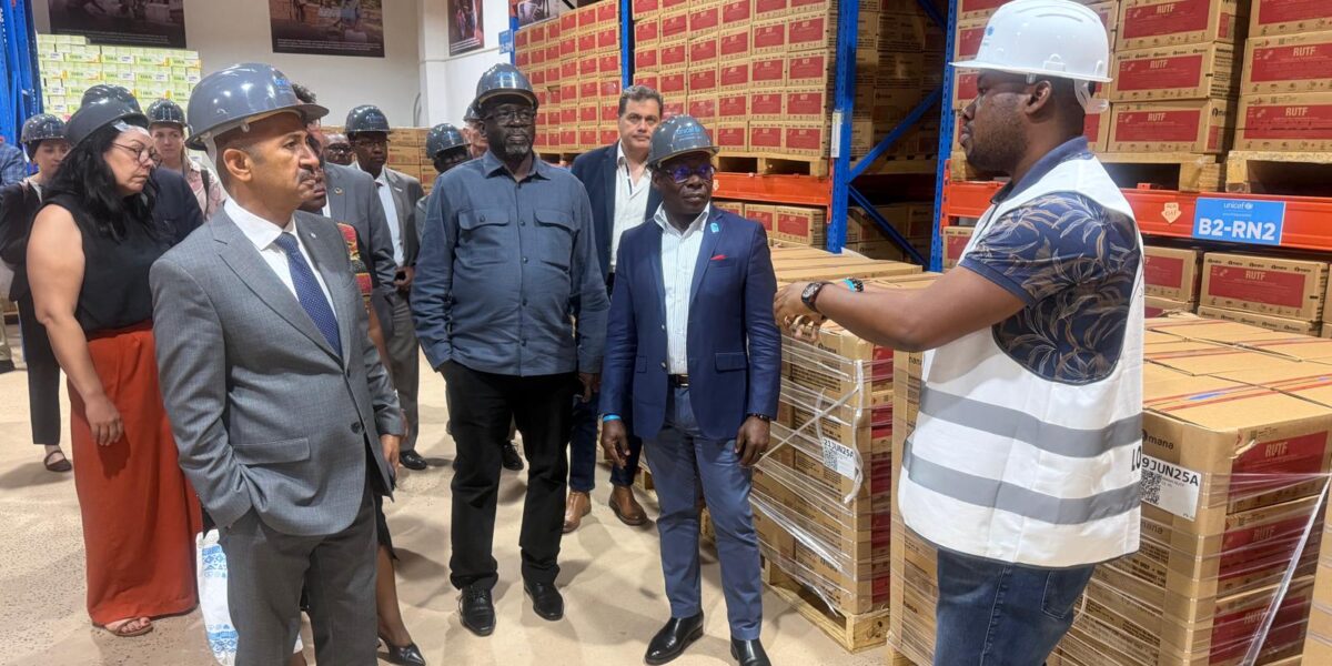 Cette semaine, une réunion des membres de l’équipe pays des Nations Unies en République centrafricaine s’est tenue dans un entrepôt logistique de Bangui, mettant en lumière l’importance des chaînes d’approvisionnement humanitaires dans le pays.