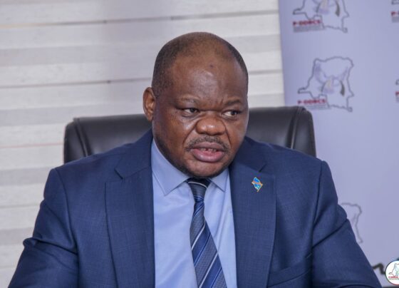 Le Programme de Désarmement, Démobilisation, Relèvement Communautaire et Stabilisation (P-DDRCS) a organisé, le 8 avril 2026, une séance de vulgarisation de sa stratégie nationale à son quartier général de Kinshasa. Cette rencontre s’inscrit dans une dynamique visant à renforcer l’appropriation collective de cette politique publique essentielle à la stabilisation de la République démocratique du Congo.