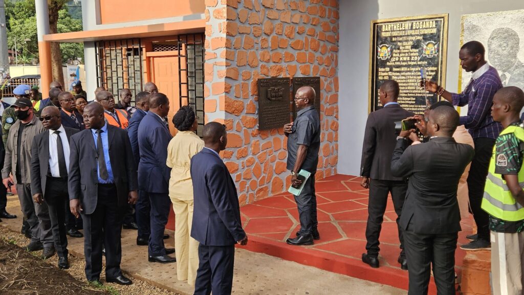 En lançant la réhabilitation du musée Barthélémy Boganda, BGFIBANK Centrafrique affirme son rôle d’acteur culturel et citoyen. Le Président de la République, Faustin Archange Touadéra, a marqué de sa présence la première visite officielle du site, soulignant l’importance nationale du projet.