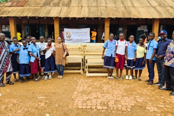 Face à la surpopulation scolaire critique au Lycée Fatima, l’Association Hisia, présidée par la centro Djiboutienne, Madame Crozon Abdoukarim, a effectué un don de tables-bancs ce mardi 28 mai 2026.