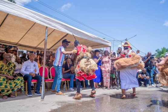 La 18ᵉ édition du Festival des Musiques Urbaines d’Anoumabo (FEMUA18) s’impose une fois de plus comme l’un des plus grands rendez-vous culturels d’Afrique. Organisé à Abidjan, cet événement majeur réunit chaque année des milliers de festivaliers autour de la musique, de la culture et du développement.