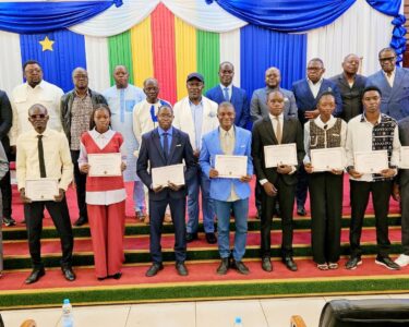 BANGUI – La salle de la Caisse Nationale de Sécurité Sociale a servi de cadre ce week-end à la grande finale de la 5ᵉ édition du concours d’éloquence organisé par l’Institut Universitaire de Gestion, un rendez-vous devenu incontournable pour la promotion des jeunes talents oratoires en République centrafricaine.