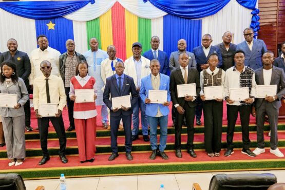 BANGUI – La salle de la Caisse Nationale de Sécurité Sociale a servi de cadre ce week-end à la grande finale de la 5ᵉ édition du concours d’éloquence organisé par l’Institut Universitaire de Gestion, un rendez-vous devenu incontournable pour la promotion des jeunes talents oratoires en République centrafricaine.