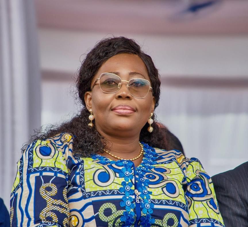 Prisca Roseline Mano est une femme politique et entrepreneure centrafricaine engagée dans le développement local, l’autonomisation économique et la promotion du leadership féminin en République centrafricaine.